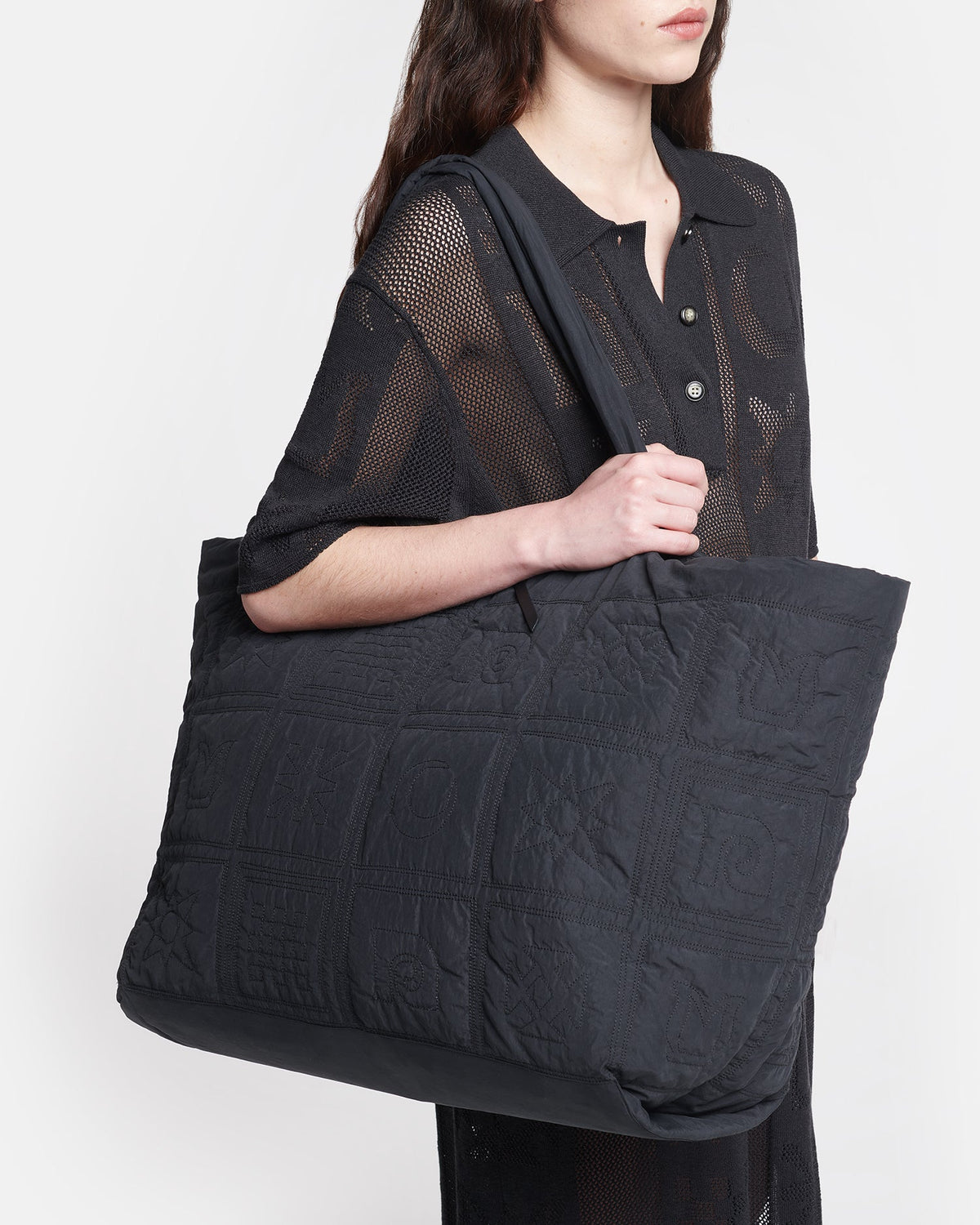 Symbol Quilted tote bag - Black | Nanushka