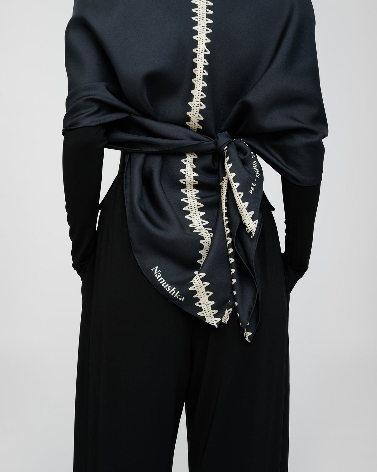 Miani Silk scarf - Origami Black | Nanushka