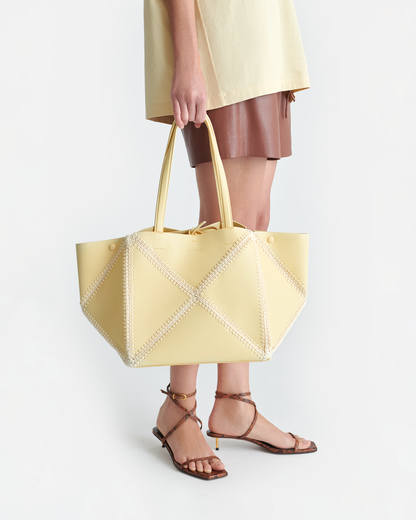 Origami Tote Alt-Nappa crochet tote - Moonbeam/Crème | Nanushka