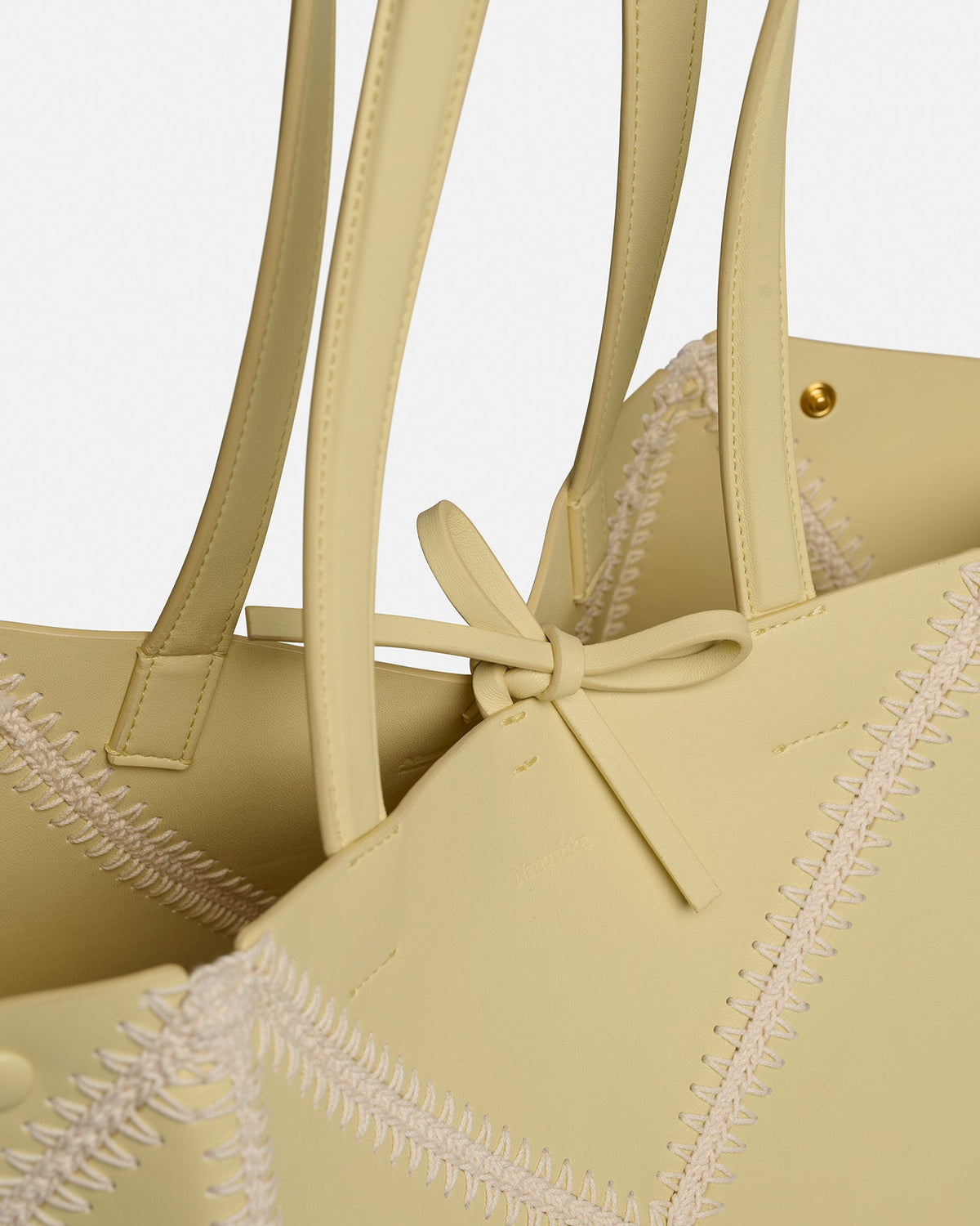 Origami Tote Large Alt-Nappa crochet tote - Moonbeam/Crème | Nanushka