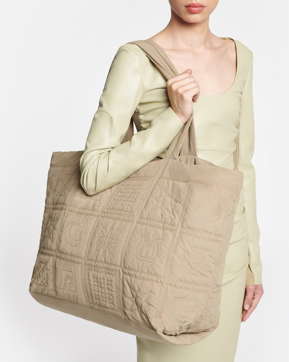 Symbol Quilted tote bag - Muted Khaki | Nanushka