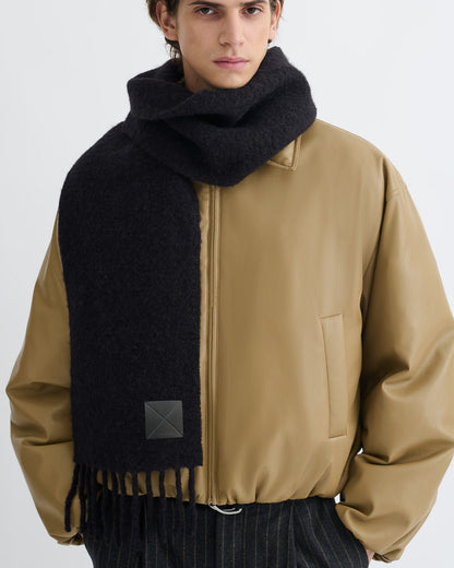Fluff Scarf - Black | Nanushka