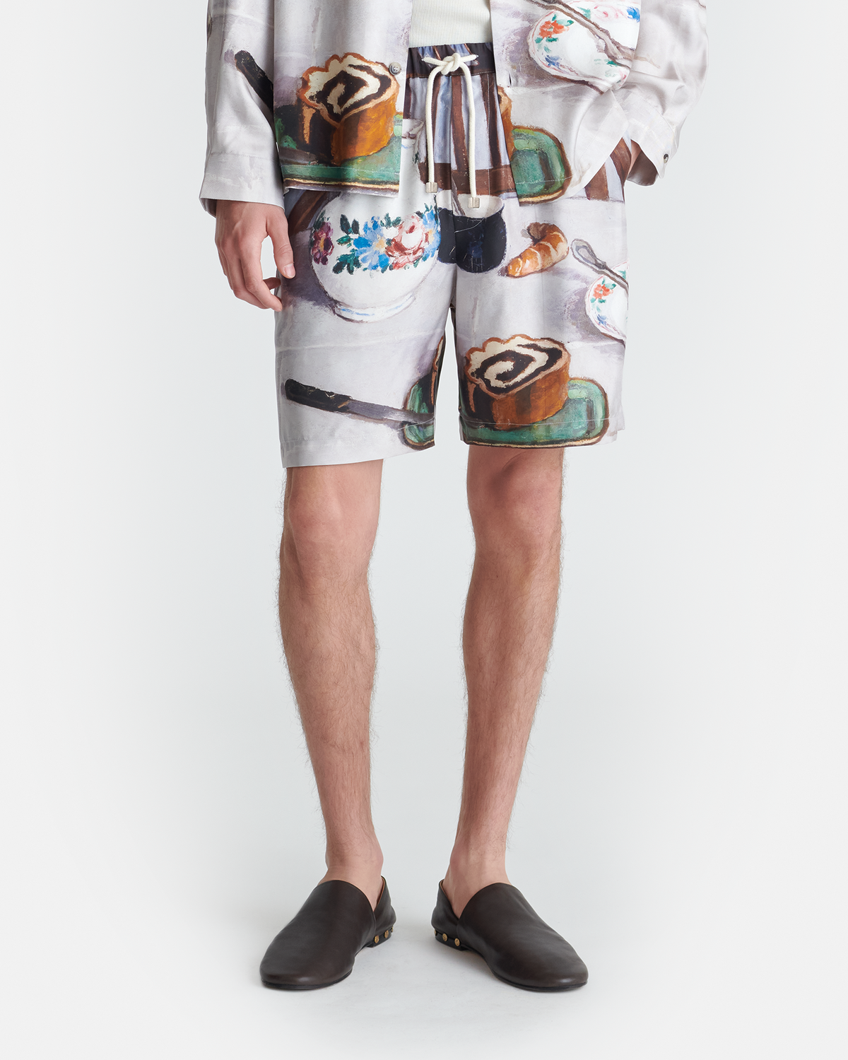 Doxxi Printed Silk Twill Shorts - Poppyseed Cake | Nanushka