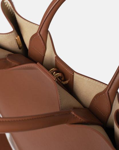 The Compass Tote Crochet tote bag - Tan/Crème | Nanushka