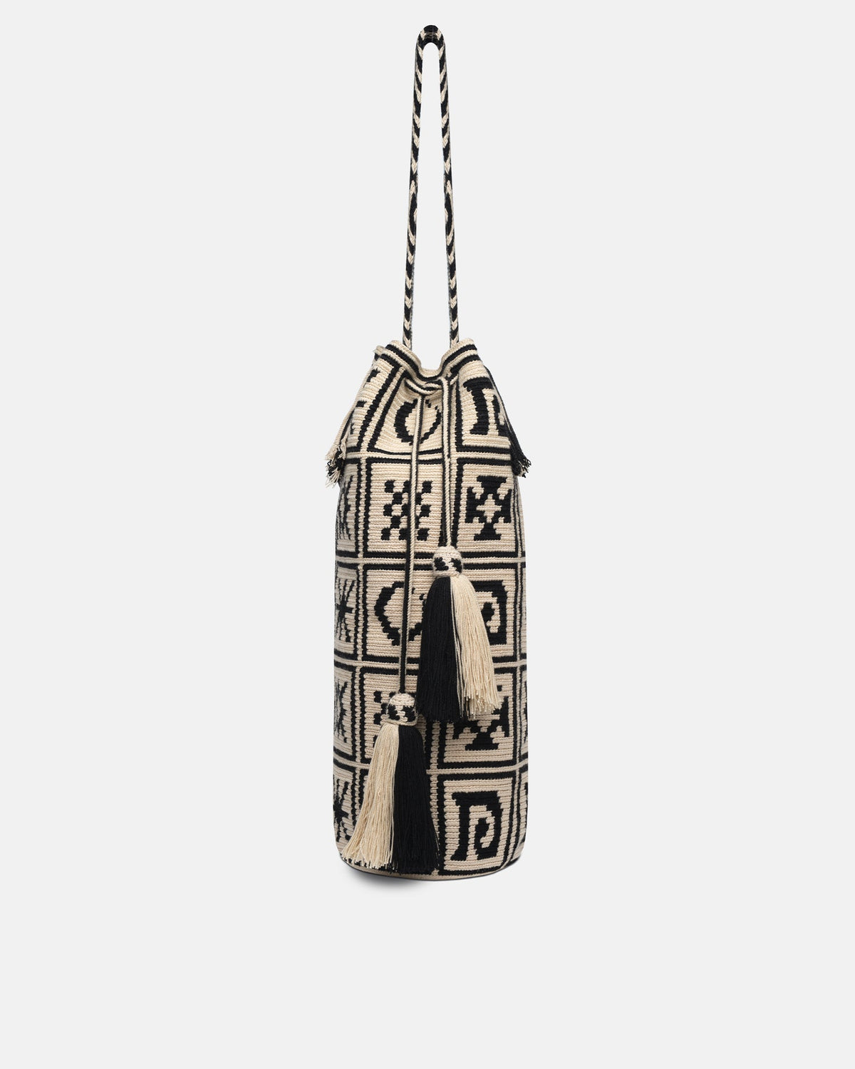 Wayuu Symbol Maxi Crocheted Bucket Bag - Kopjafa Black/Creme | Nanushka
