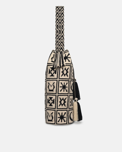 Wayuu Symbol Maxi Crocheted Bucket Bag - Kopjafa Black/Creme | Nanushka